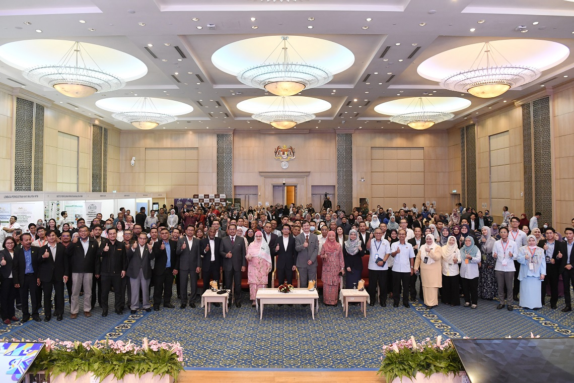 Majlis Perjumpaan Bersama Syarikat Panel Perabot Kontrak Berpusat Di MOF